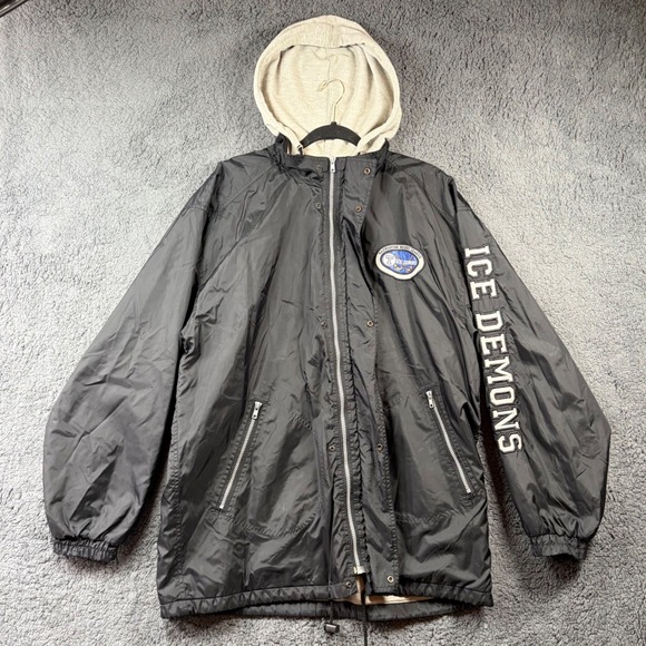 Warner Bros. Studio Store Other - Vintage 1996 Warner Bros Ice Demons Tazmanian Hockey League Jacket Mens L Black